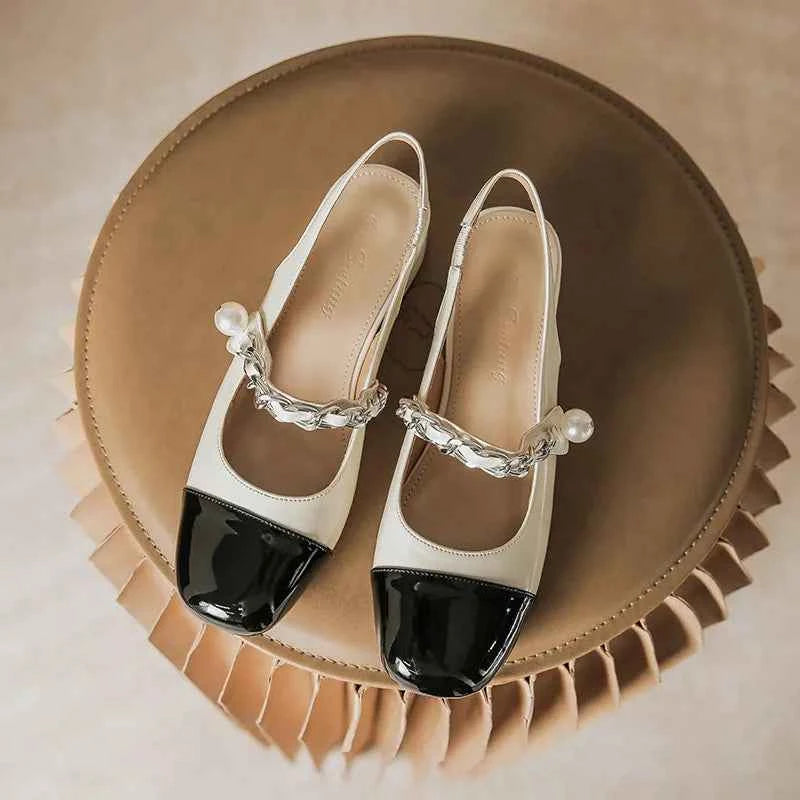 Contrast Round Toe Block Heel Mary Jane Shoes